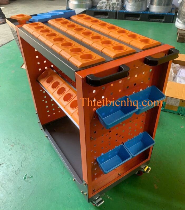 Xe đẩy bầu kẹp – Giải pháp tối ưu cho quản lý dụng cụ CNC trong nhà xưởng