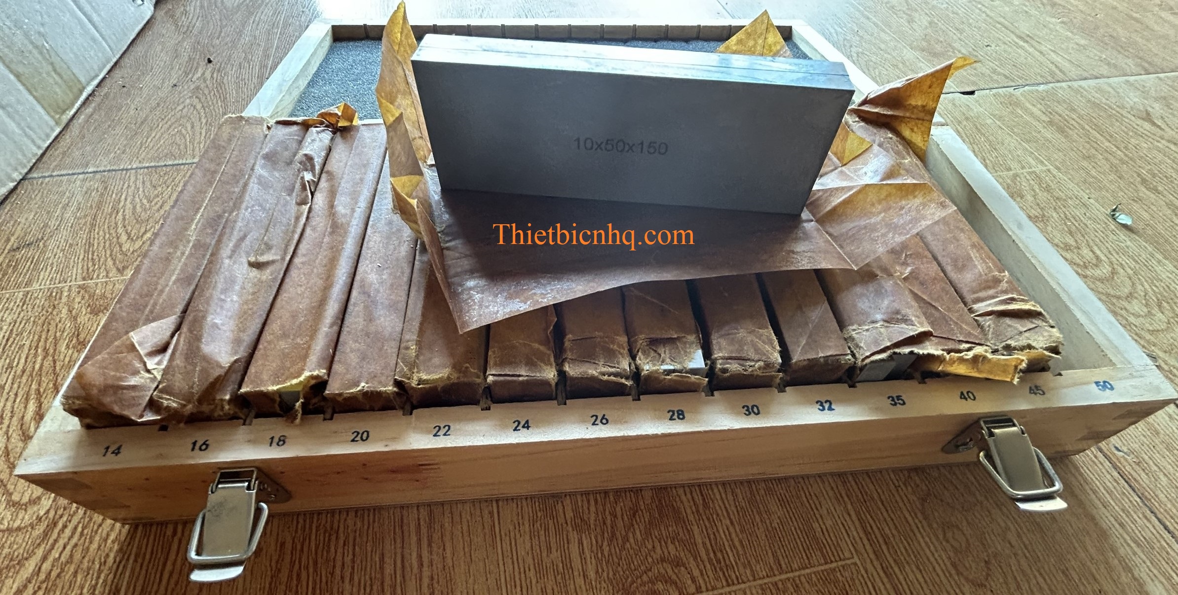 Bộ căn đệm song song PB150 28 chi tiết thực tế trong hộp gỗ